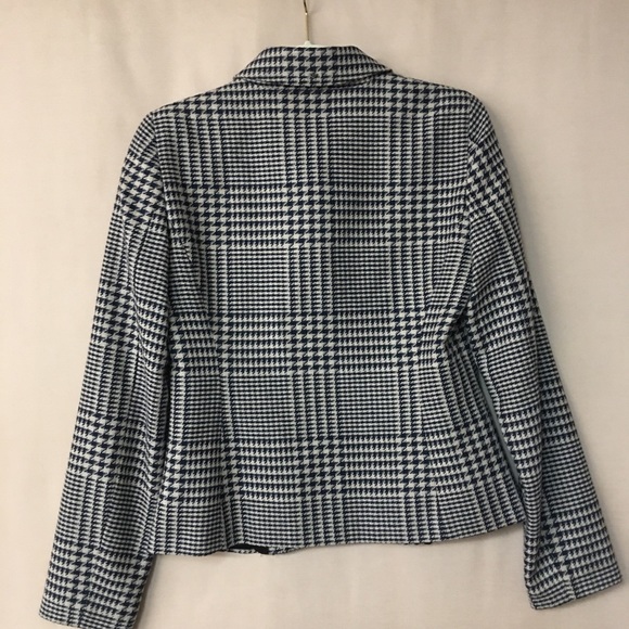 Armani Jeans Women’s wool blend Plaid Blazer Sz 40 IT or small US - Picture 2 of 10